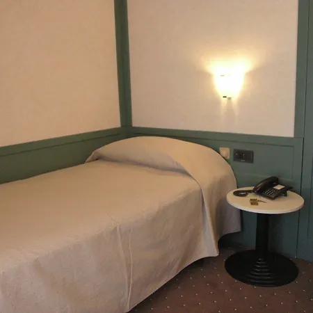 Smeraldo Hotel 2*