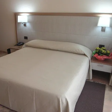 Smeraldo Hotel 2*